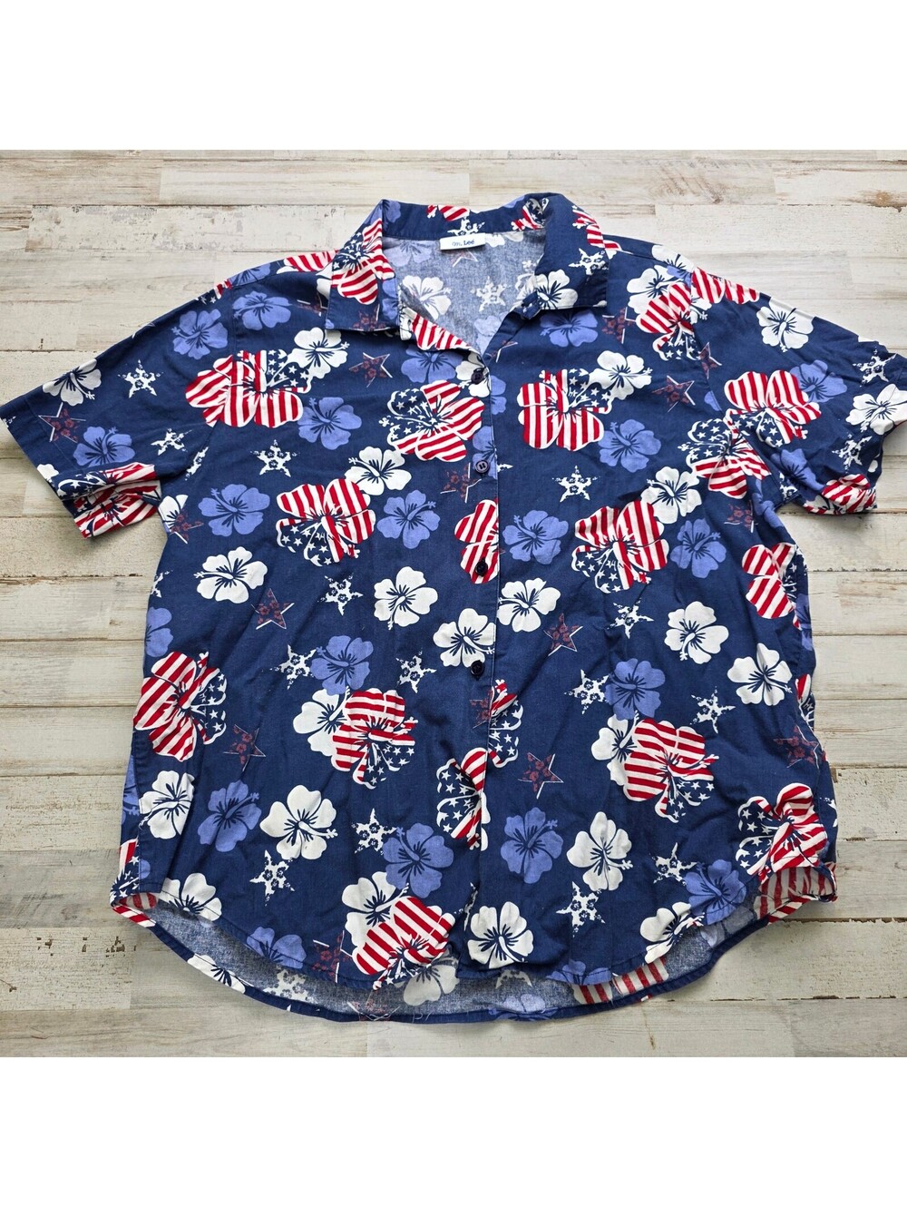 M. Lee Women's Patriotic Hawaiian Shirt Fits XL Red White Blue Floral 4th July